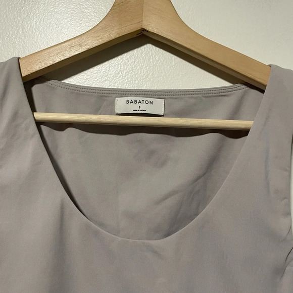 Aritzia Babaton Grey Contour Cropped Tank - Small - Picture 8 of 9